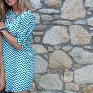 Francesca’s Turquoise/White Chevron Dress